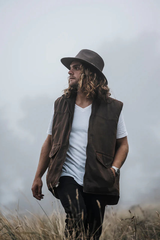 Outback  LANDSMAN VEST BROWN